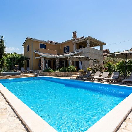 Villa Salvea With Heated Pool Montizana Exterior photo