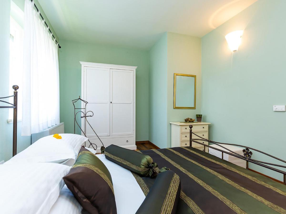 Villa Salvea With Heated Pool Montizana Exterior photo