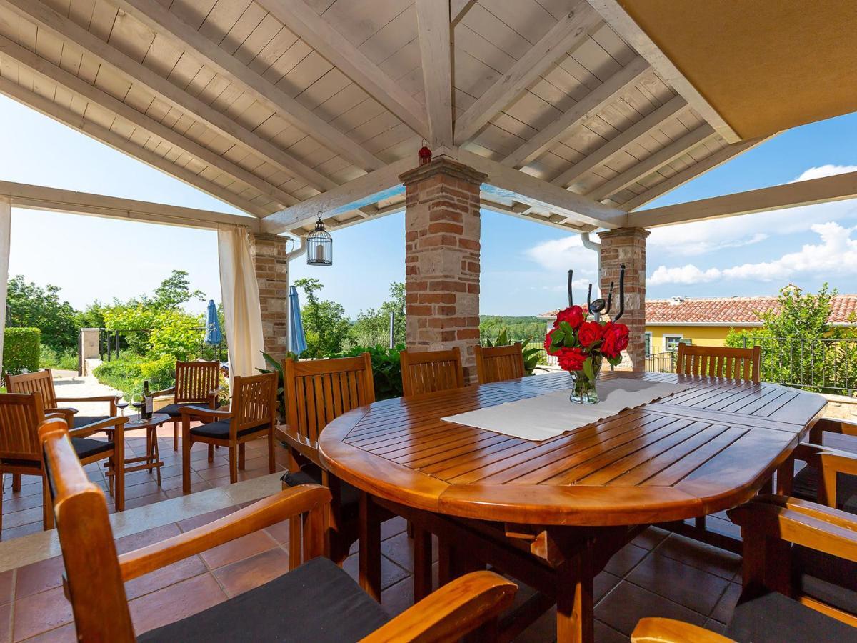 Villa Salvea With Heated Pool Montizana Exterior photo