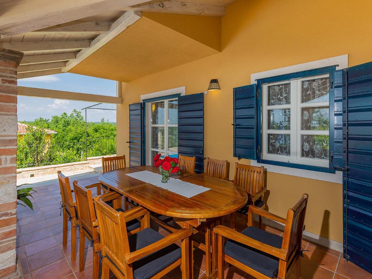 Villa Salvea With Heated Pool Montizana Exterior photo