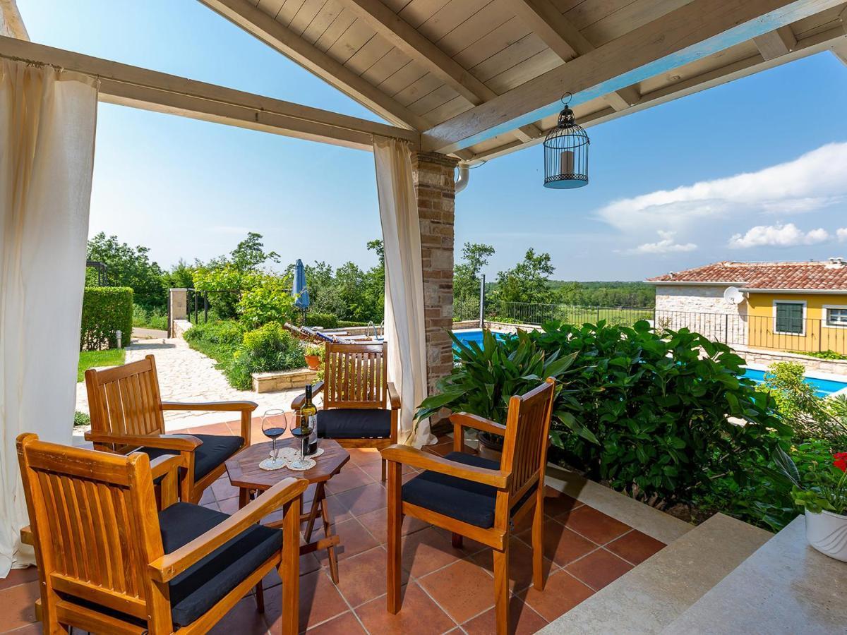 Villa Salvea With Heated Pool Montizana Exterior photo