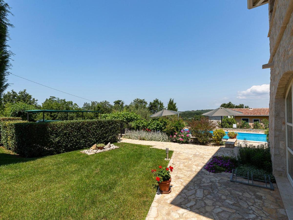 Villa Salvea With Heated Pool Montizana Exterior photo